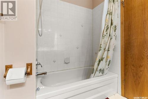 3919 Arbor Grove Drive, Regina, SK - Indoor Photo Showing Bathroom