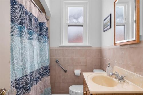 65 Uplands Avenue, Hamilton, ON - Indoor Photo Showing Bathroom