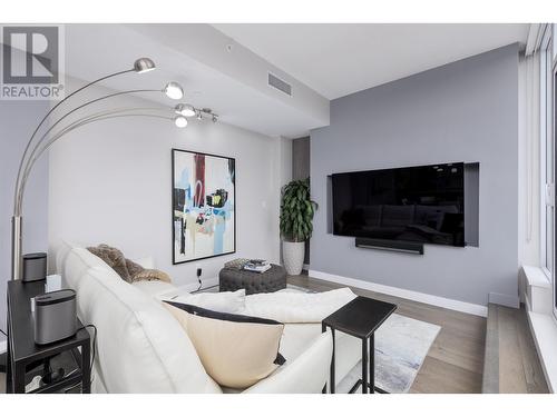 60X 655 W 41Th Avenue, Vancouver, BC - Indoor Photo Showing Living Room