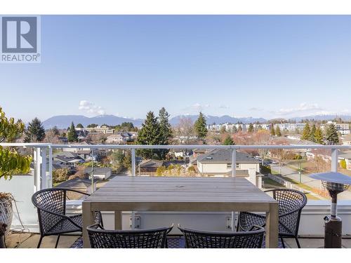 60X 655 W 41Th Avenue, Vancouver, BC - Outdoor With View