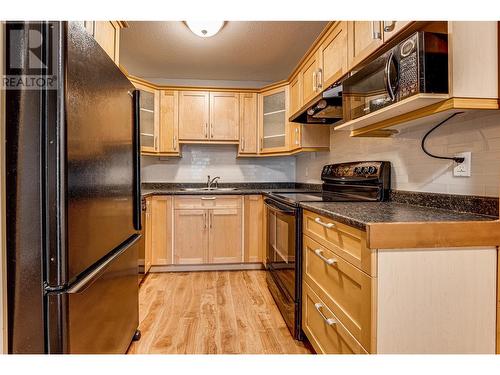 3413 Okanagan Avenue Unit# 5, Vernon, BC - Indoor Photo Showing Kitchen