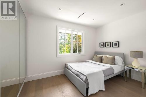1X1 Stevens Drive, West Vancouver, BC - Indoor Photo Showing Bedroom