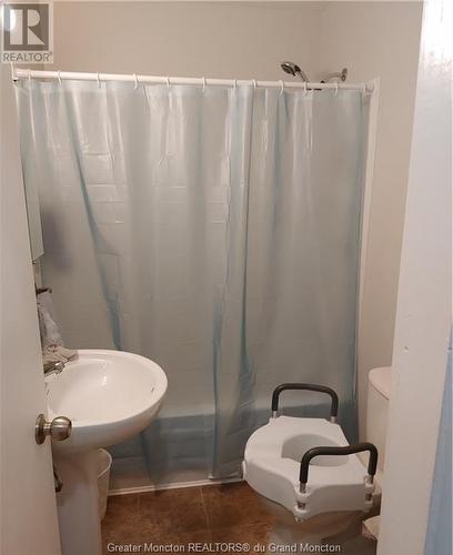 465 Gremley Dr, Miramichi, NB - Indoor Photo Showing Bathroom
