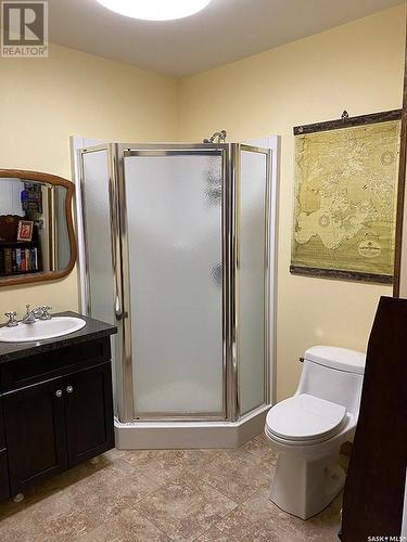 2015 1St Street N, Rockglen, SK - Indoor Photo Showing Bathroom