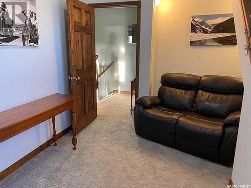 2015 1St Street N, Rockglen, SK - Indoor