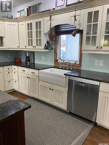 2015 1St Street N, Rockglen, SK - Indoor Photo Showing Kitchen