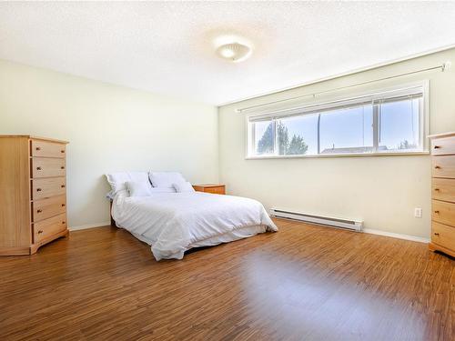 6282 Mcrobb Ave, Nanaimo, BC - Indoor Photo Showing Bedroom