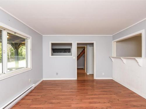 5966 Island Hwy North, Courtenay, BC - Indoor Photo Showing Other Room