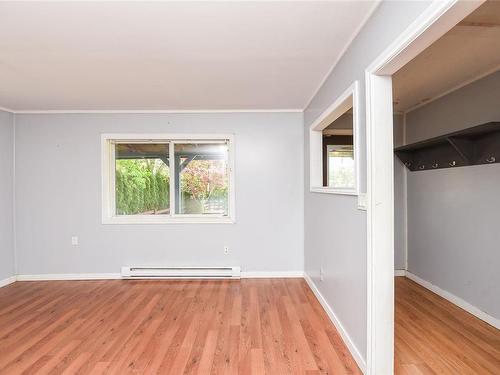 5966 Island Hwy North, Courtenay, BC - Indoor Photo Showing Other Room