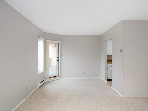 202-1149 Rockland Rd, Victoria, BC - Indoor Photo Showing Other Room