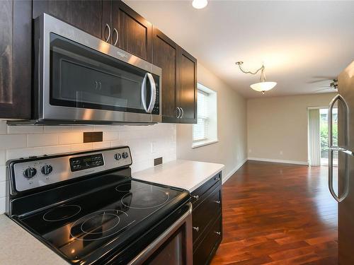 100-170 Centennial Dr, Courtenay, BC - Indoor Photo Showing Laundry Room