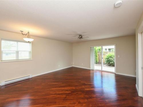 100-170 Centennial Dr, Courtenay, BC - Indoor Photo Showing Living Room