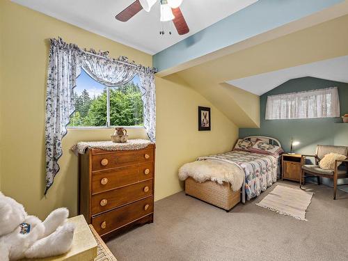 2735 Virginia Dr, Courtenay, BC - Indoor Photo Showing Bedroom