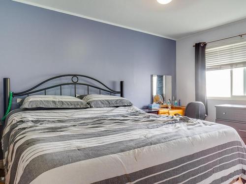 5215 Gertrude St, Port Alberni, BC - Indoor Photo Showing Bedroom