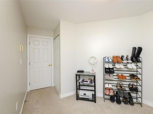 103-840 Braidwood Rd, Courtenay, BC - Indoor Photo Showing Other Room