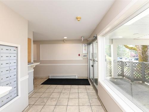 103-840 Braidwood Rd, Courtenay, BC - Indoor Photo Showing Other Room