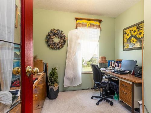 2375 Holden Corso Rd, Nanaimo, BC - Indoor Photo Showing Office