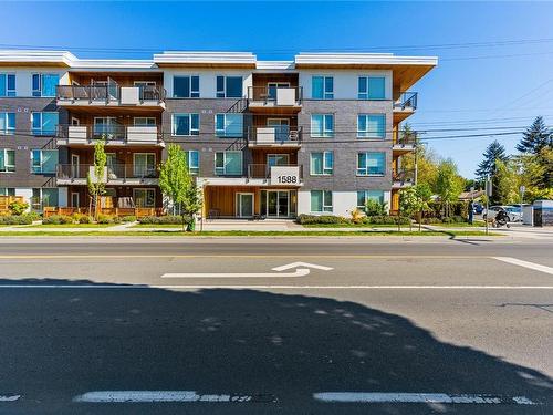 308-1588 North Dairy Rd, Saanich, BC - Outdoor With Facade