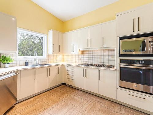 Kitchen - 130 Rue Larouche, Cowansville, QC - Indoor Photo Showing Kitchen With Double Sink