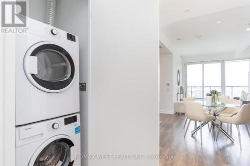 4201 - 898 Portage Parkway, Vaughan, ON - Indoor Photo Showing Laundry Room