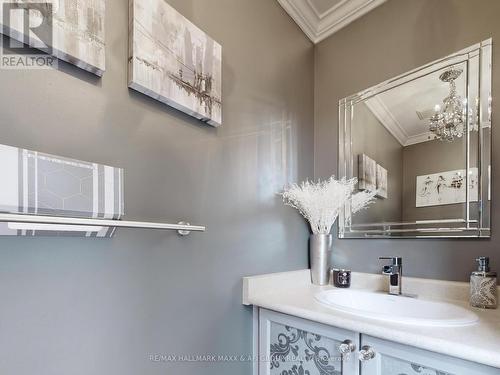 2211 Stratus Drive, Oakville, ON - Indoor Photo Showing Bathroom