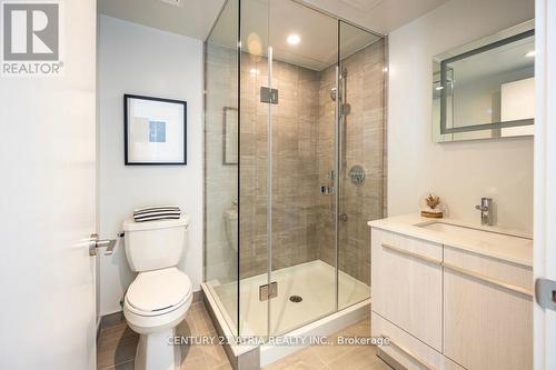 4003 - 8 Cumberland Street, Toronto, ON - Indoor Photo Showing Bathroom