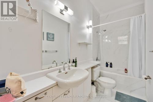 760 - 155 Dalhousie Street, Toronto, ON - Indoor Photo Showing Bathroom