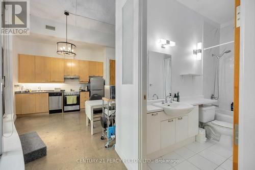 760 - 155 Dalhousie Street, Toronto, ON - Indoor Photo Showing Bathroom
