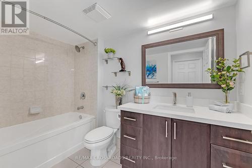 2710 - 19 Grand Trunk Crescent, Toronto, ON - Indoor Photo Showing Bathroom