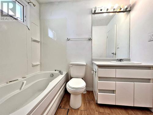 230 Timcor Cres, Timmins, ON - Indoor Photo Showing Bathroom