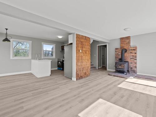 4608 Harrison Road, Kamloops, BC - Indoor With Fireplace