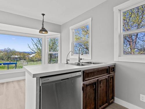 4608 Harrison Road, Kamloops, BC - Indoor Photo Showing Kitchen With Double Sink