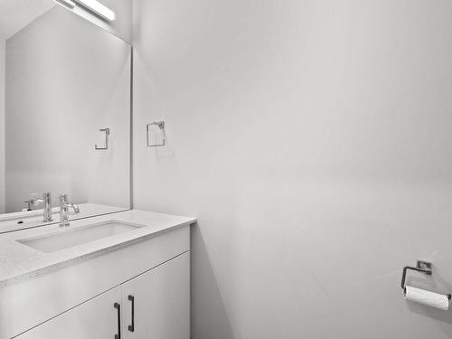 172-2683 Ord Rd, Kamloops, BC - Indoor Photo Showing Bathroom
