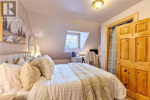 707 Henan Road, Pembroke, ON - Indoor Photo Showing Bedroom