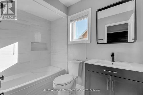 1 - 833 Scollard Court, Mississauga, ON - Indoor Photo Showing Bathroom