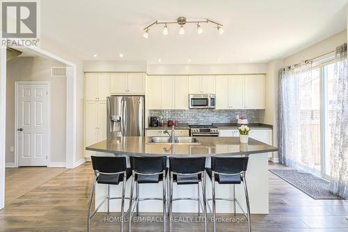 108 Abigail Crescent, Caledon, ON - Indoor Photo Showing Kitchen With Stainless Steel Kitchen With Upgraded Kitchen