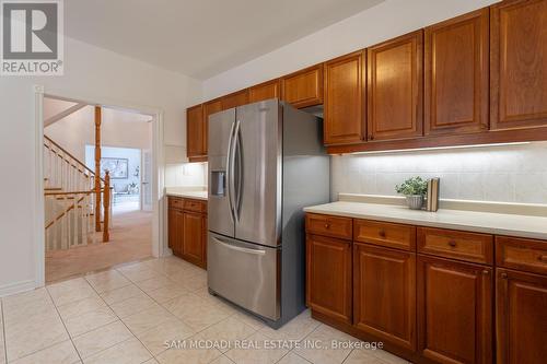 5114 Forest Hill Drive, Mississauga, ON - Indoor Photo Showing Kitchen