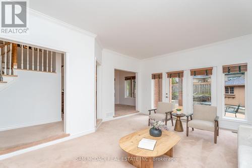 5114 Forest Hill Drive, Mississauga, ON - Indoor Photo Showing Living Room