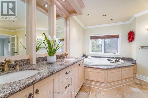 5114 Forest Hill Drive, Mississauga, ON - Indoor Photo Showing Bathroom