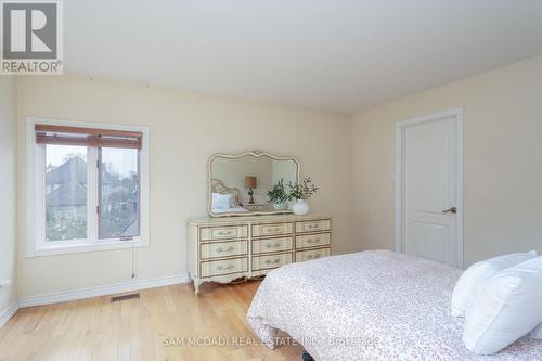 5114 Forest Hill Drive, Mississauga, ON - Indoor Photo Showing Bedroom