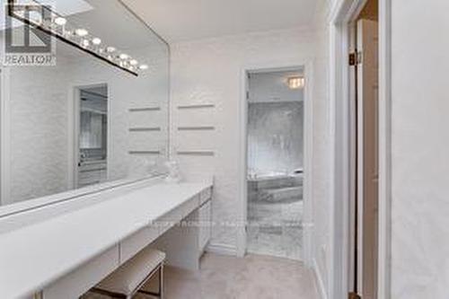 255 Elmwood Avenue, Toronto, ON - Indoor Photo Showing Bathroom