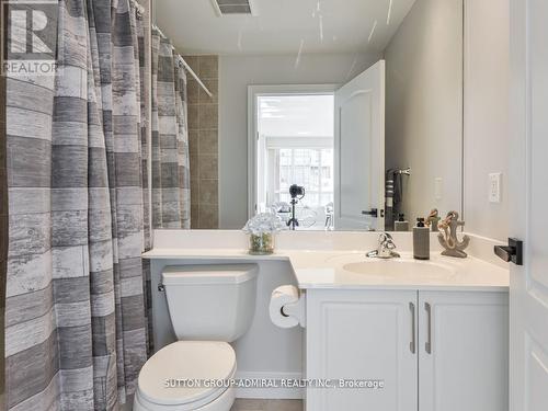 309 - 1 Clairtrell Road, Toronto, ON - Indoor Photo Showing Bathroom