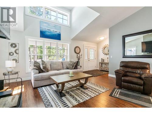 3453 Cessna Road Unit# 87, Enderby, BC - Indoor Photo Showing Living Room