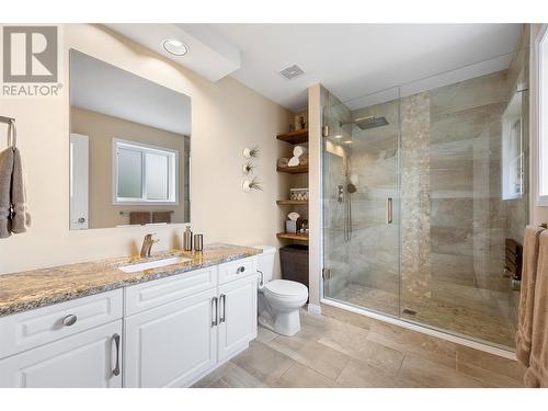 1619 Wilmot Court, Kelowna, BC - Indoor Photo Showing Bathroom