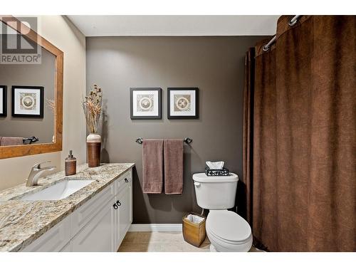 1619 Wilmot Court, Kelowna, BC - Indoor Photo Showing Bathroom
