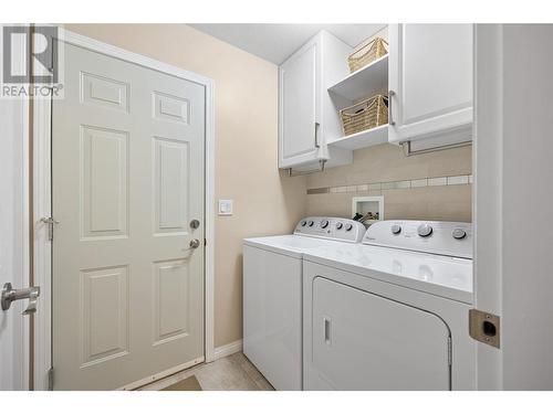 1619 Wilmot Court, Kelowna, BC - Indoor Photo Showing Laundry Room