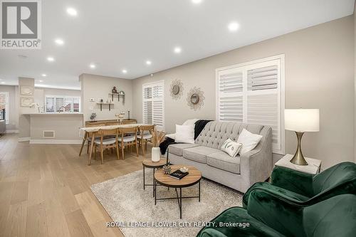 10 Arkwright Drive, Brampton, ON - Indoor Photo Showing Living Room