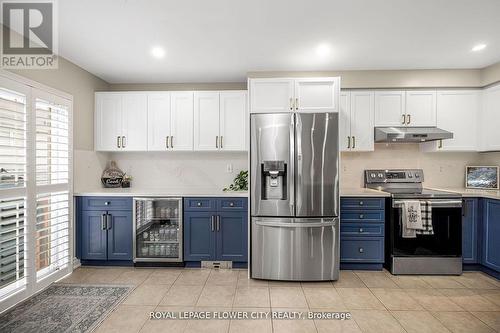 10 Arkwright Drive, Brampton, ON - Indoor Photo Showing Kitchen With Stainless Steel Kitchen