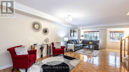791 Candlestick Circle, Mississauga, ON - Indoor Photo Showing Living Room