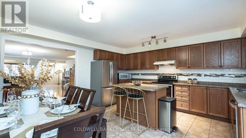 791 Candlestick Circle, Mississauga, ON - Indoor Photo Showing Kitchen